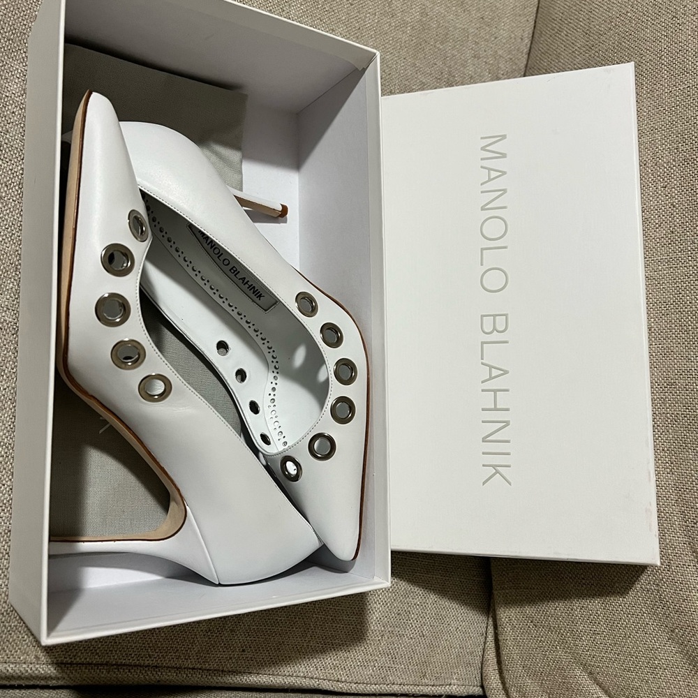 Manolo Blahnik White pumps